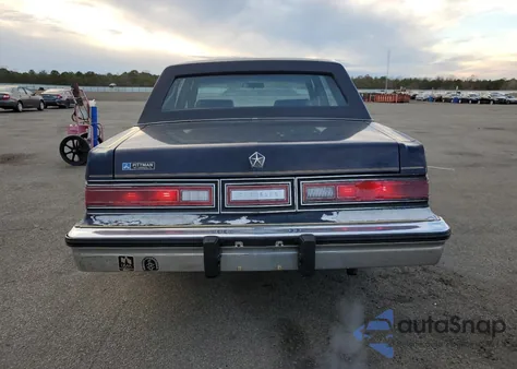 1980 Chrysler New Yorker z USA, uszkodzony, nr VIN 2C3BF66K4CR112270